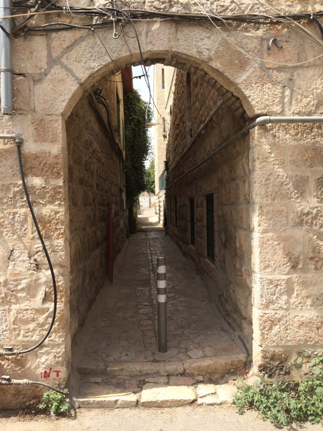 Archway to another alley - can you imagine trying to give directions around here?